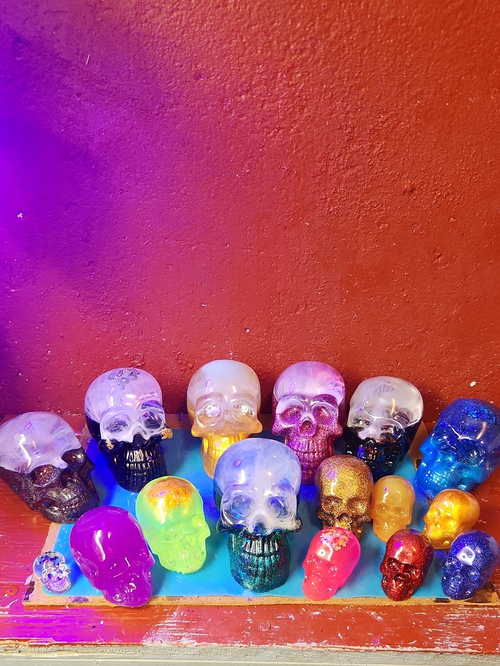 # 1 Decorative Glitter Resin Skull - Multicolor Home Party Accents